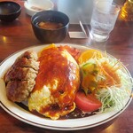 Takah A - オムライスバーグ、赤だし付き