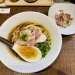 つくばらーめん 鬼者語 - 「鶏と水 肉増し（醤油）」1,060円税込み♫