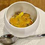 渡辺料理店 - アミューズ代わりの玉蜀黍と雲丹のハーブティジュレ