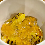 渡辺料理店 - 2皿に取り分けて出してくれました　雲丹にほんの少し入っている明礬が立ってしまうのがやや残念でした