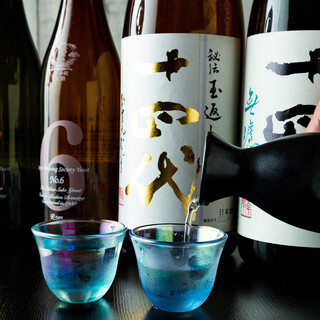 與料理相搭配的日本酒也豐富多彩♪