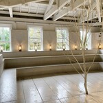 Walden Woods Kyoto - 大正時代の和洋折衷の建物を真っ白にリノベーションしたカフェ
