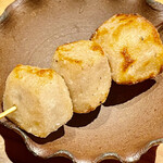 とり茶太郎 - 里芋って炭火で炙るとホクホクして美味しいんだねぇ