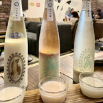 ALL WRIGHT sake place - 色のきれいな濁酒の飲み比べです