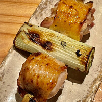 とり茶太郎 - 追加でねぎま　比内地鶏と黄金軍鶏のモモ食べ比べです