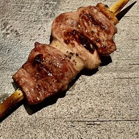 とり茶太郎 - 鴨ロースには専用の濃くて甘酸っぱいタレが効いています