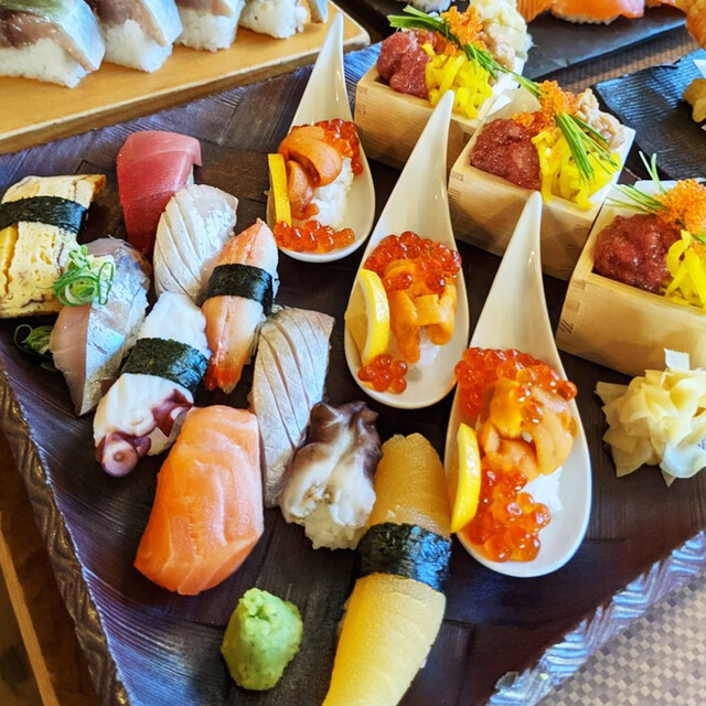 六鮮 通天閣本店 （ロクセン【旧店名】Roku鮮） - 恵美須町/寿司