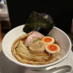 酒肴場 屯 - 津軽煮干し中華蕎麦（味玉入り）¥900