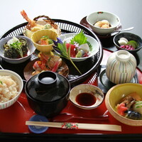 花遊膳 