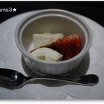 Ｓ+　エス・プリュス - チョコレートが優しく包み込む日向夏と春イチゴの小さなデザート