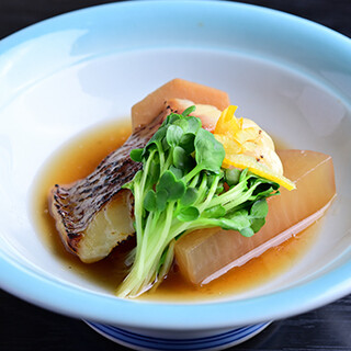 新鮮な魚介・海鮮料理が自慢。素材に合わせた調理で提供します