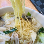 Ichiban Hanten - 極細ちょりちょり麺♪ スープがまた、美味しくってね。。完飲すると怒られますが、あと引くんですよー♪