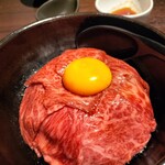 焼肉 じゅん - 生牛丼
