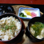 大喜庵 - 2013.04　雑魚ご飯、アオサの味噌汁、香の物