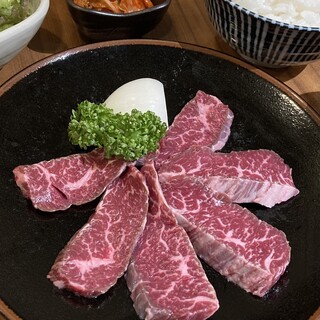 [High quality meat at a reasonable price] We are proud of our Hatsuzashi and Grilled offal ♪