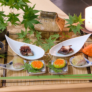 季節に合わせた食材と盛付けが楽しめる《季節の前菜》