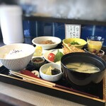 CAFEおもうこぼす - ◆おうちごはん（1,200円：税込）・・メインの他に副菜もタップリで、美味しそう。^^ どの品も丁寧に作られているのがわかりますね。♪