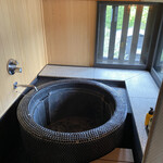 島宿　真里 - 同じく2階にある部屋の温泉