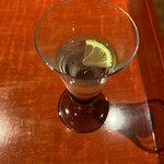 島宿　真里 - すだちとローズマリーの酵素ジュース