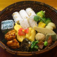 赤坂とゝや魚新 - 炭籠弁当