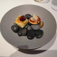 ベージュ アラン・デュカス 東京 - 