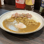 CoCo壱番屋 - 明宝ハムソテーカレーに半熟タマゴトッピング