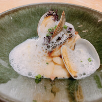 Le Beurre Noisette NAGOYA - 鰆のポワレ　花山椒風味のソースと海の香りのエミュリュション　白インゲン豆と共に