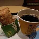 マクドナルド - 料理写真:ホットコーヒーとホットアップルパイ