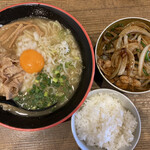 麺家　味勲拉 - 誠らーめん700円 ミニチンジャオロース丼230円 半ライス無料