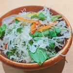 沼津魚がし鮨 江戸前鮨 - ランチのサラダ (けっこうボリュームあって味も旨し）