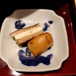 銀座 しのはら - 帆立貝の味噌幽庵焼と庄内麩でクリームチーズを挟んだもの