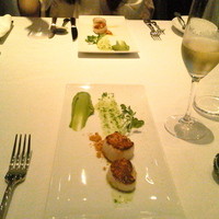 THE COSMOPOLITAN GRILL BAR TERRACE - コースの前菜　帆立