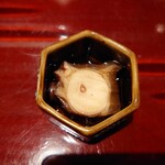 銀座 しのはら - （小さい六角形の器）炊いた蛸