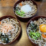 Chidori Soba - 生卵、かつお節、とろろの三段☆
