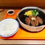 Pepper Lunch - 肉塊ハンバーグ200g 1,130円 ♪