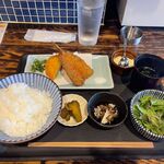 Jibunyaki Unaginobori - ミックスフライ定食（ご飯大盛無料）　900円
      ※メニューに1100円って書いてありますよと言ったんですがランチ始めたばかりなのでということで200円引きだそうです。