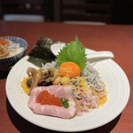 酒肴場 屯 - 「自家製唐墨と釜揚げしらすのまぜそば」¥1350と白飯¥150