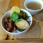 マサズ ファクトリー - ルーローハンとスープ