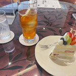 メザニンフロア ロビーラウンジ - 