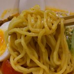 かつぎや - 冷やし担々麺の麺アップ