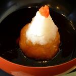 はかた こぶし - 「大人気のもちもちれんこんもち」　すり潰した蓮根をお団子風に。オリジナルの餡かけがまた絶品！