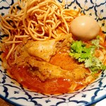 Asian kitchen cafe 百福 - カオソーイガイ＋スパイス玉子