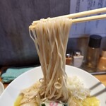 中華蕎麦 ます嶋 - 硬めの麺リフト