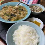 くいしん坊 - うま煮単品(¥590)+半ライス(¥230)