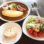ワイン食堂Salad Leaf - オムレツとソーセージ（サラダバー，スープ，デザート付き）