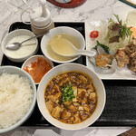 雁川 - 鶏の唐揚げ&麻婆豆腐定食