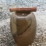 抹茶庵けんしん - 金魚が泳いでいます。