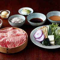  松坂牛リブロース（80g）と米澤豚ロース（80g）のしゃぶしゃぶ