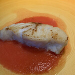 蒼 - 人さまのお写真でゴクリとし続けた一皿。
      フルーツトマト、白バルサミコ、シャンパーニュのこのソースが神領域！インパクトはこの日ナンバーワンかも。
      この美味しさは、なんなんでしょう？