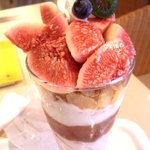 フルーツカフェ タマル - いちじくパフェ